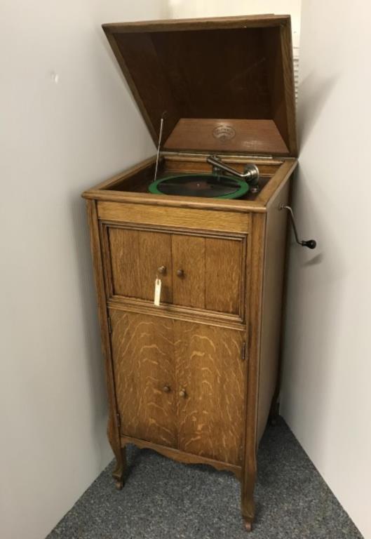 Columbia oak case Grafonola: Nice oak case! Crank handle, winds and plays, storage for records, 46 inches tall x 20 inches wide x 21 inches deep, nice condition.
