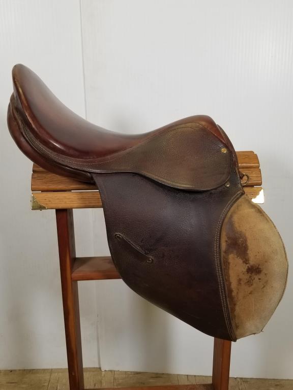 Cortina Made in Argentina all purpose English saddle;: saddle; brown leather. 18 inch seat. Saddle rack not included.