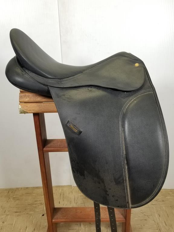 Wintec all purpose saddle Made of synthetic materials,: Made of synthetic materials, Bates Australia. 18 inch seat. Saddle rack not included.