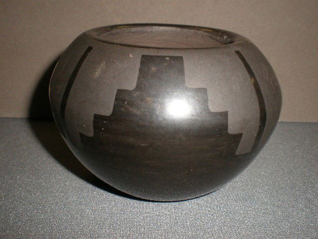 Blackware pot, artist :Blue Corn - Crucita Calabaz: Blackware pot, artist :Blue Corn - Crucita Calabaza (1921-1999) San Ildefonso Pueblo, 2.25" x 3.5" polished black on black pot, condition good, no damage or repairs