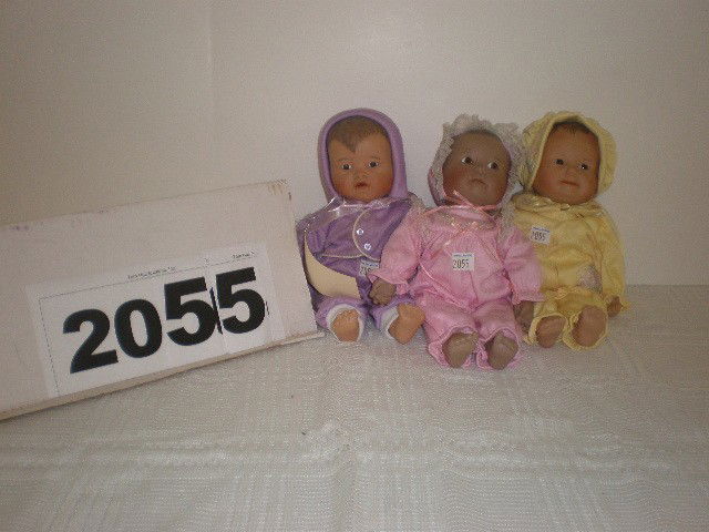 Lot of 3 dolls - Yolanda Bello 11" porcelain and: Lot of 3 dolls - Yolanda Bello 11" porcelain and cloth babies
