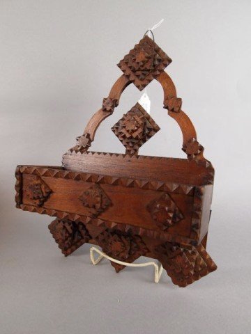 Antique Tramp Art Comb Box: 12" x 9" antique tramp art comb box.