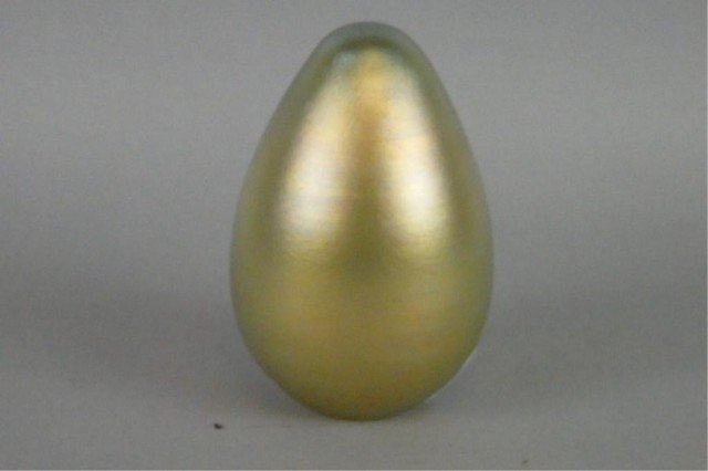 Art glass egg: 4" Art glass Egg, signed Vandermark