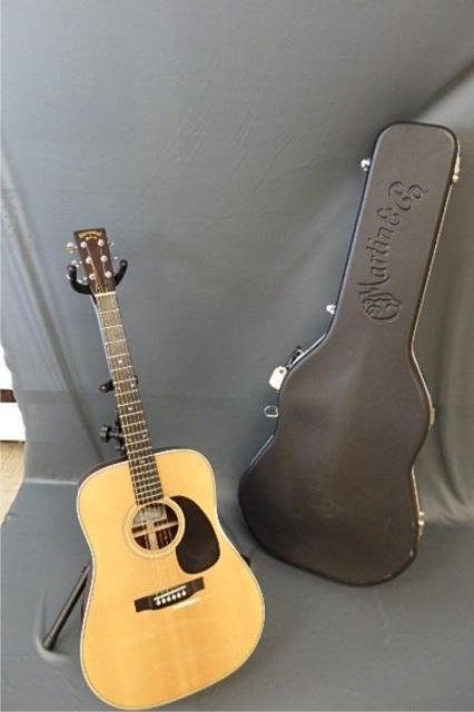 Martin Guitar and Case: Martin Shenendoah SHD 28 S083156 guitar with original Martin hard case.