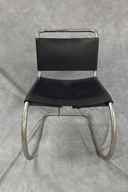 Ludwig Mies van der Rohe’s chair (1 of 7)