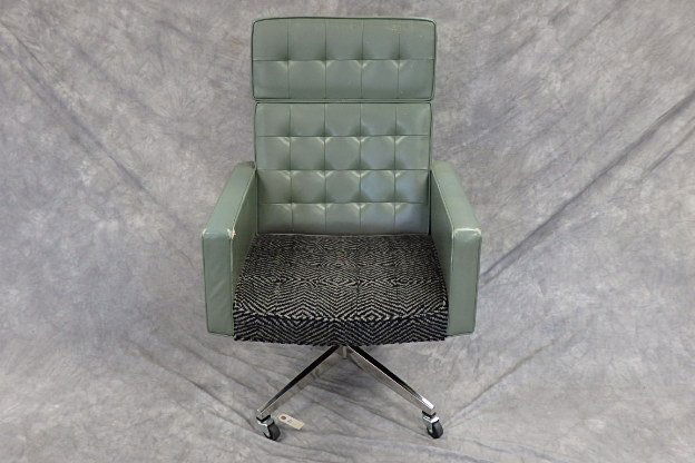 Knoll office chair (1 of 8)