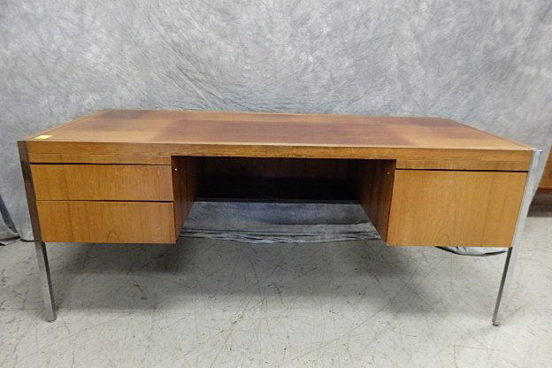 Knoll Executive desk: Knoll, Richard Schultz Executive desk with 3 drawers and 2 pull out writing surfaces, 72” L x 32” W x 28" T, scratches on right side panel