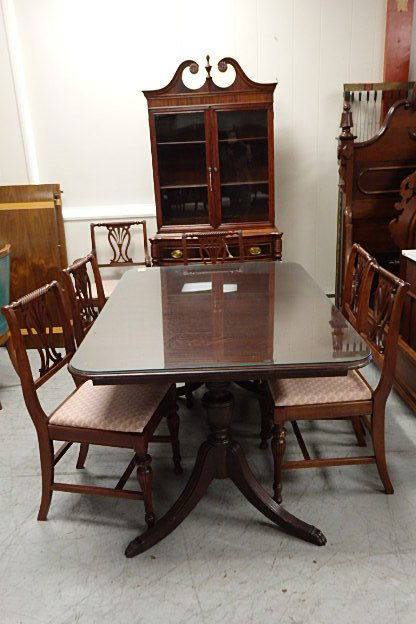 Mahogany 8 Piece Dining Room Suite (1 of 10)