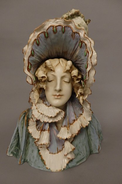 Teplitz Amphora Bust (1 of 10)