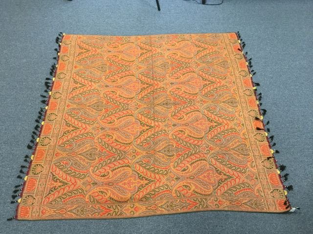 Paisley table cover (1 of 2)