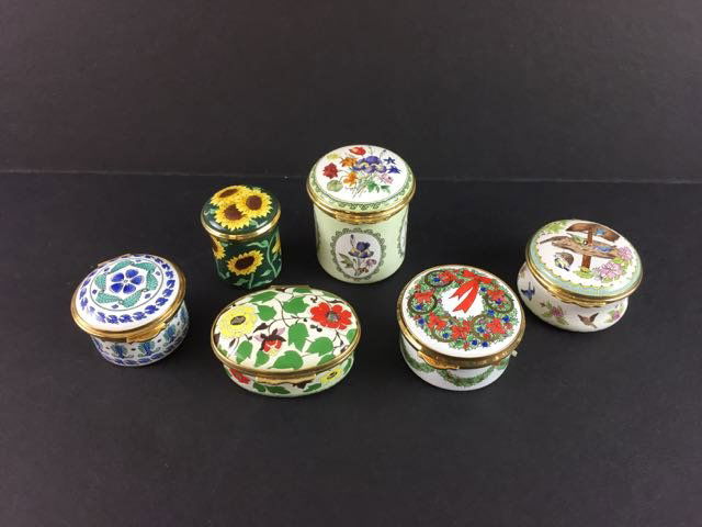 Lot Enamel Pill Boxes (1 of 5)