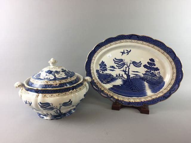 2 Serving Pieces Royal Doulton (1 of 7)