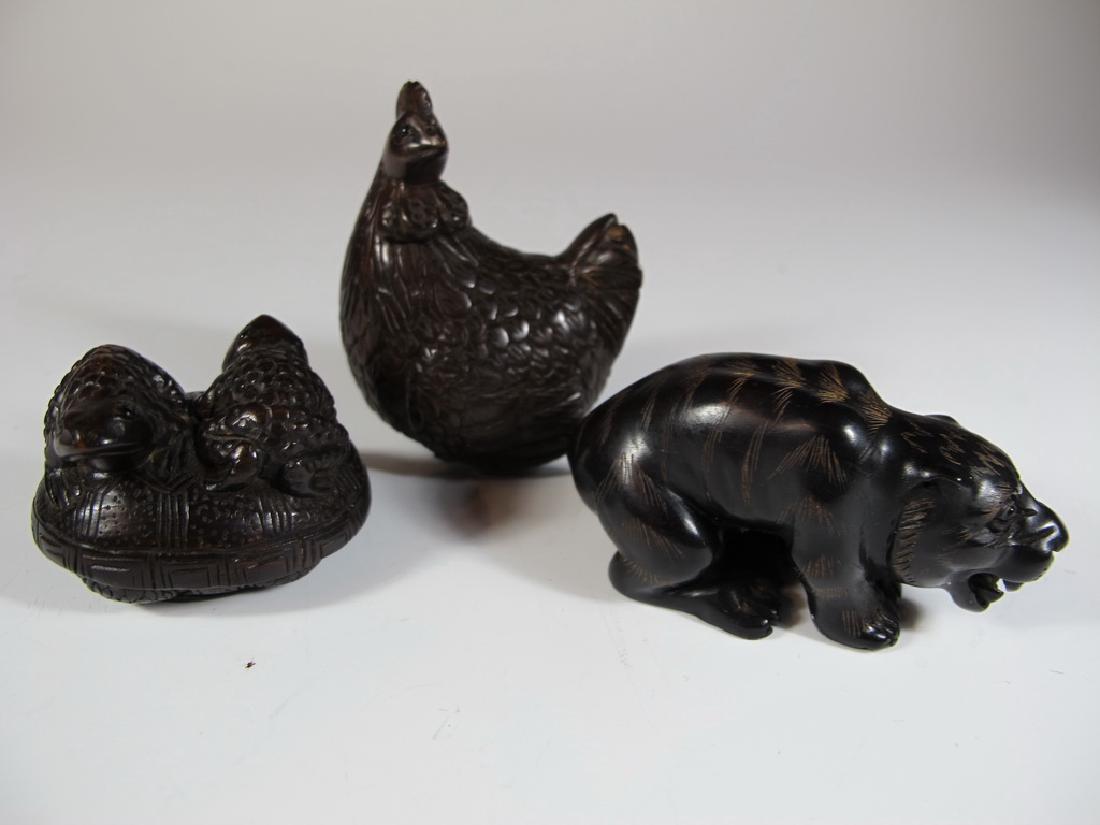 Vintage set of 3 Japanese carved wood animals buttons (1 of 10)