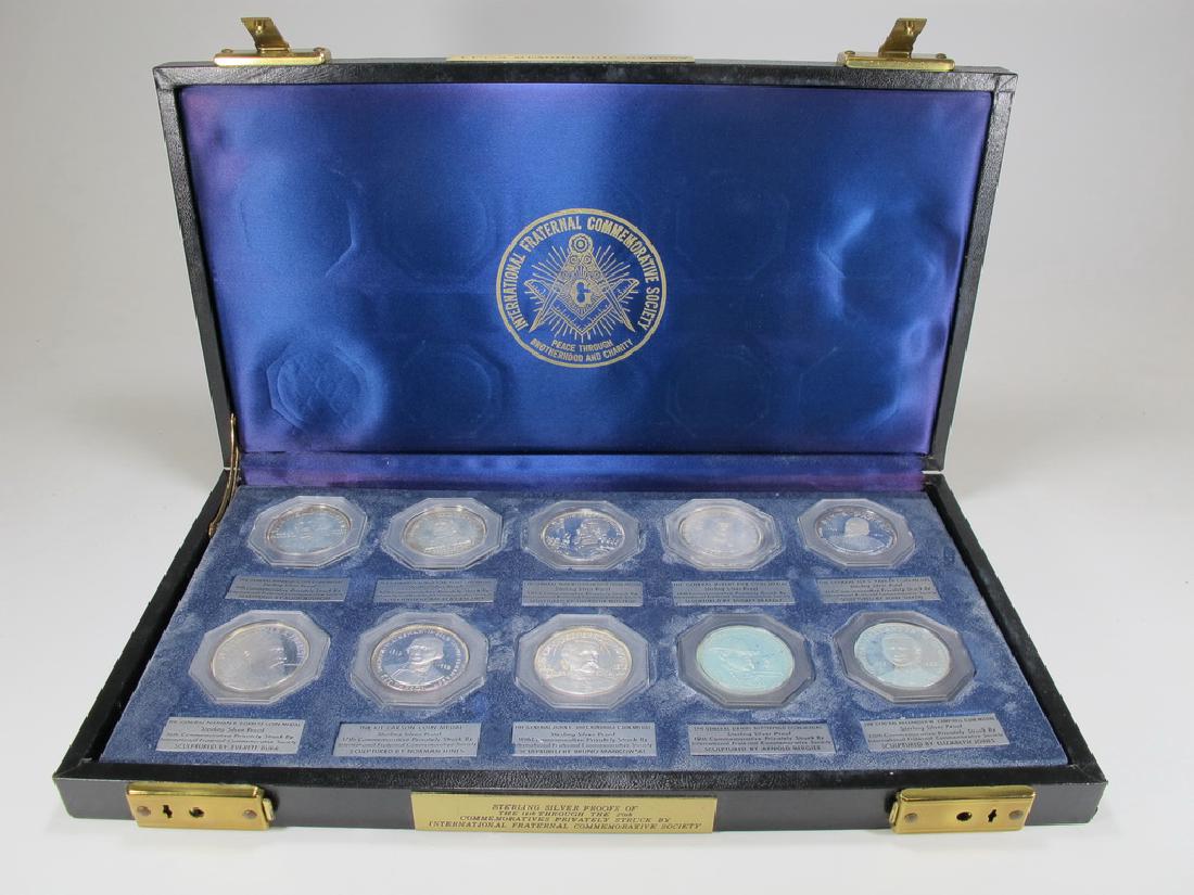 Presentation box with 10 sterling Masonic coin-medals (1 of 8)