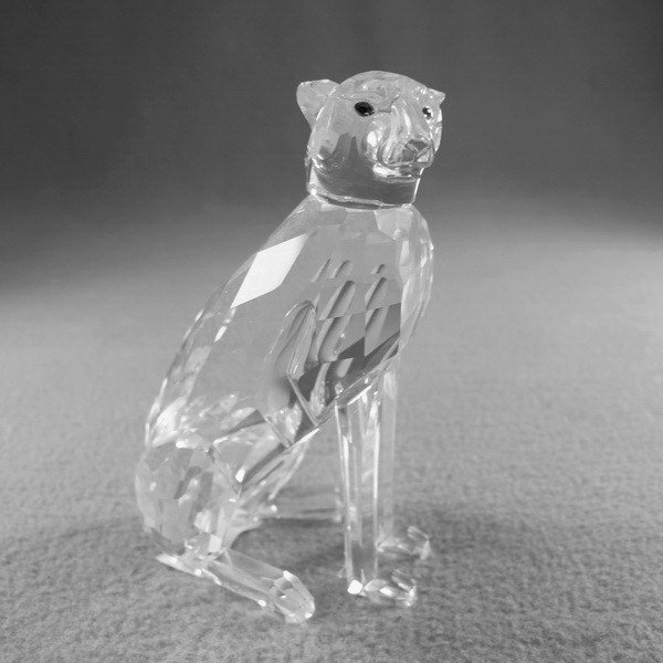 Swarovski Cheetah crystal fig.: Swarovski Cheetah crystal fig. 3 3/4" high. Shipping in USA is $ 25.00. International bidders ask before bid.