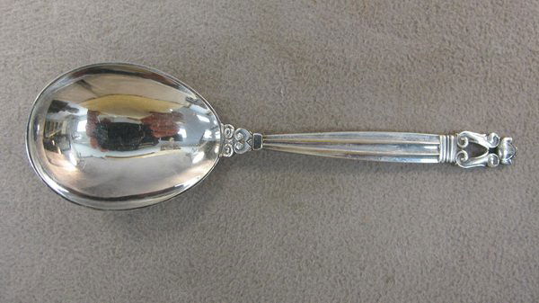 Georg Jensen Acorn sterling server spoon: Georg Jensen Acorn pattern sterling server spoon, design by Johan Rohde, 1933. Weight: 82 grams or 2.63 oz Troy. 8" long. Shipping in USA is $ 20.00. International bidders ask before bid.