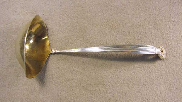 Georg Jensen Acorn pattern sterling gravy ladle: Georg Jensen Acorn pattern sterling gravy ladle, 1915, design by Johan Rohde. Weight: 80 grams or 2.57 oz Troy. 7 1/2" long. Shipping in USA is $ 20.00. International bidders ask before bid.