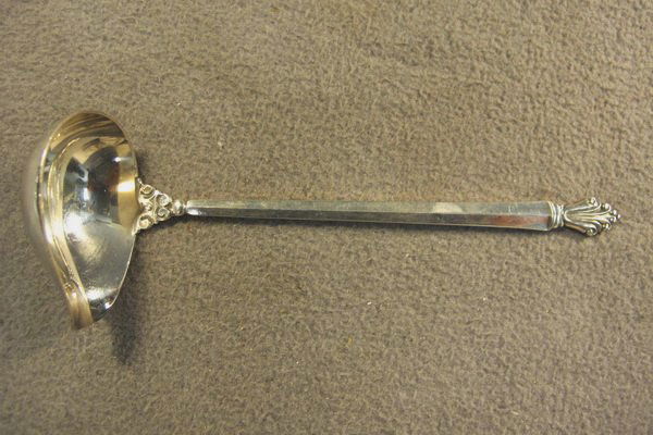Georg Jensen Acanthus pattern sterling gravy ladle: Georg Jensen Acanthus pattern sterling gravy ladle, 1917, design by Johan Rohde. Weight: 42 grams or 1.35 oz Troy. 6" long. Shipping in USA is $ 20.00. International bidders ask before bid.