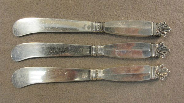 3 Georg Jensen Acanthus pattern sterling butter spr: 3 Georg Jensen Acanthus pattern sterling butter spreader, 1917, design by Johan Rohde. 6" long. Shipping in USA is $ 20.00. International bidders ask before bid.