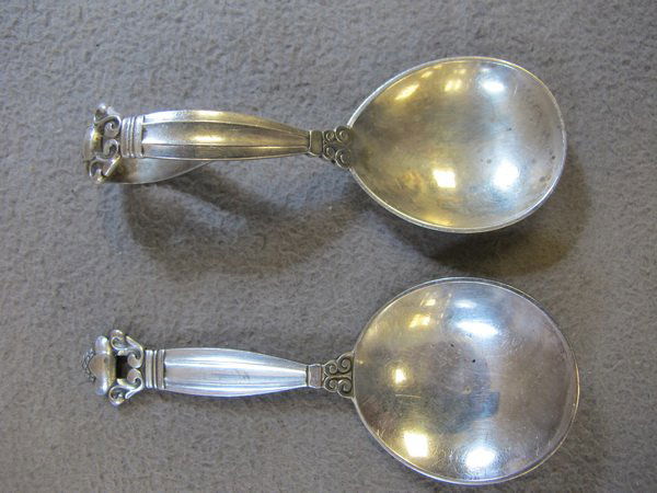 Georg Jensen Acorn pattern sterling baby spoons: Georg Jensen Acorn pattern sterling pair of baby spoons, 1915, design by Johan Rohde. Weight: 52 grams or 1 toz 13 436 dwt. 4" long. Shipping in USA is $ 10.00. International bidders ask before bid.