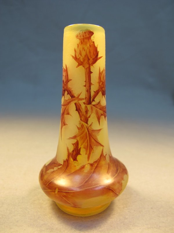 Daum Nancy cameo glass vase: Daum Nancy cameo glass vase, signed. 4 1/2" H. Shipping in USA is $ 30.00. International bidders ask for shipping before bid.