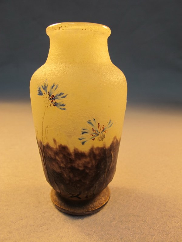 Daum Nancy cameo glass vase: Daum Nancy cameo glass vase, signed. 3 5/8" H. Shipping in USA is $ 30.00. International bidders ask for shipping before bid.