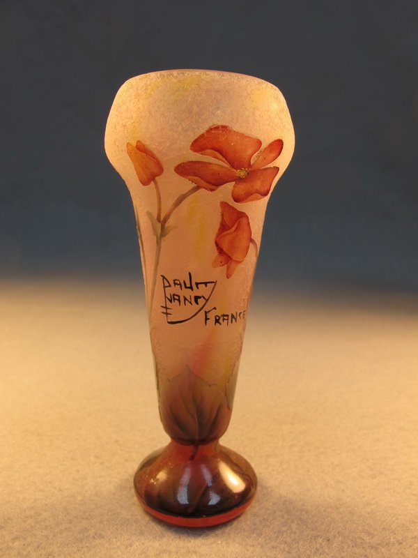 Daum Nancy cameo glass vase: Daum Nancy cameo glass vase, signed. 4 3/4" H. Shipping in USA is $ 30.00. International bidders ask for shipping before bid.