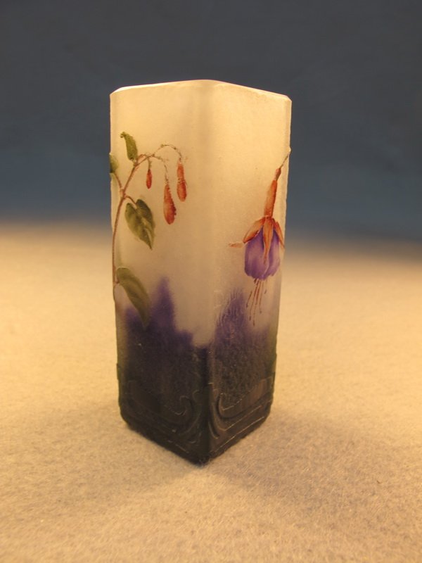 Daum Nancy cameo glass vase: Daum Nancy cameo glass vase, signed. 3 3/4" H. Shipping in USA is $ 30.00. International bidders ask for shipping before bid.