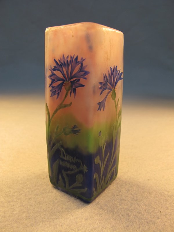 Daum Nancy cameo glass vase: Daum Nancy cameo glass vase, signed. 3 3/4" H. Shipping in USA is $ 30.00. International bidders ask for shipping before bid.