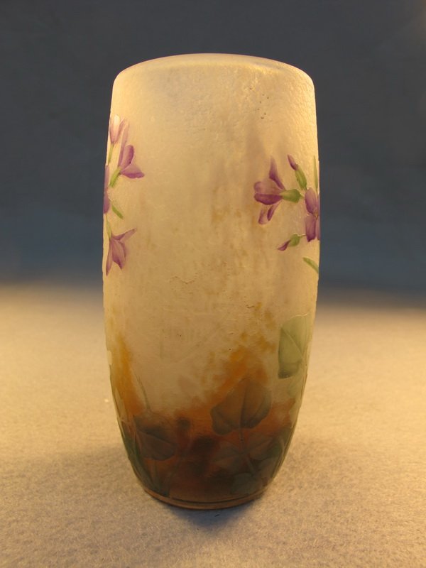 Daum Nancy cameo glass vase: Daum Nancy cameo glass vase, signed, an small crack. 4 7/8" H. Shipping in USA is $ 30.00. International bidders ask for shipping before bid.