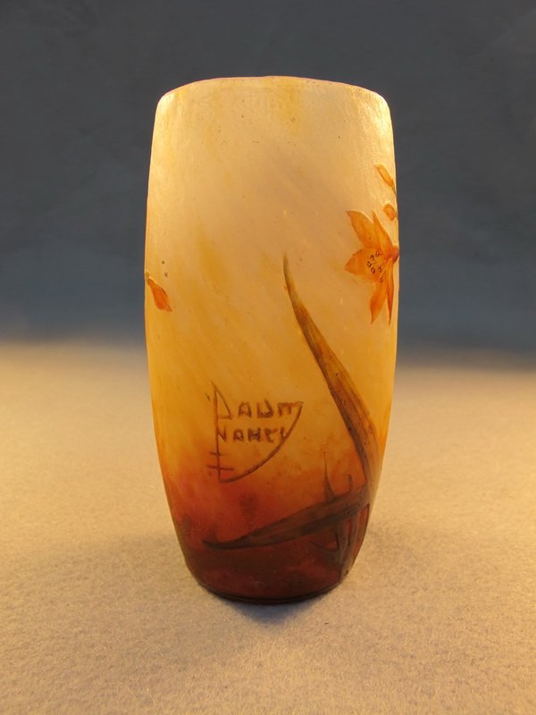 Daum Nancy cameo glass vase: Daum Nancy cameo glass vase, signed. 4 3/4" H. Shipping in USA is $ 30.00. International bidders ask for shipping before bid.