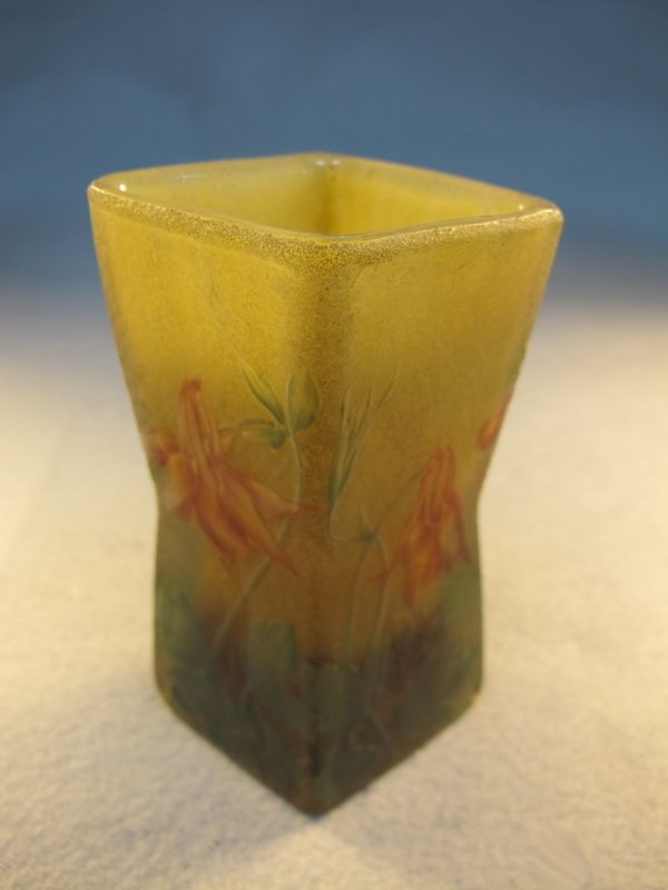 Daum Nancy cameo glass vase: Daum Nancy cameo glass vase, signed. 4 3/8" H. Shipping in USA is $ 30.00. International bidders ask for shipping before bid.