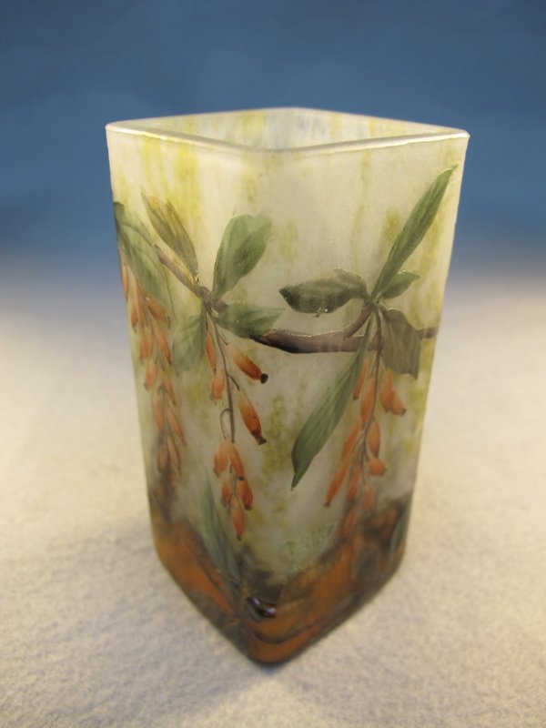 Daum Nancy cameo glass vase: Daum Nancy cameo glass vase, signed. 4 5/8" H. Shipping in USA is $ 30.00. International bidders ask for shipping before bid.