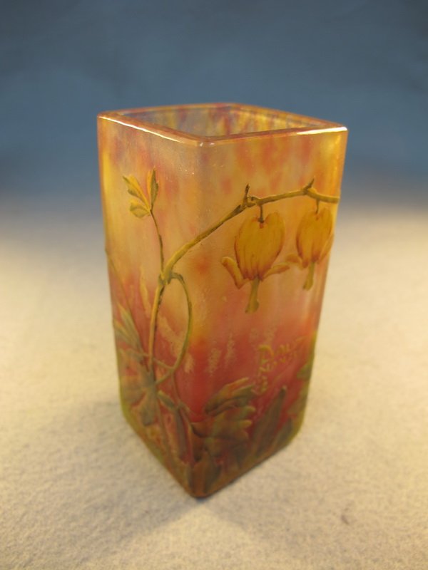 Daum Nancy cameo glass vase: Daum Nancy cameo glass vase, signed. 4 5/8" H. Shipping in USA is $ 30.00. International bidders ask for shipping before bid.