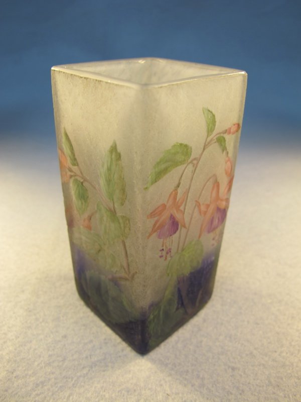 Daum Nancy cameo glass vase: Daum Nancy cameo glass vase, signed. 4 5/8" H. Shipping in USA is $ 30.00. International bidders ask for shipping before bid.