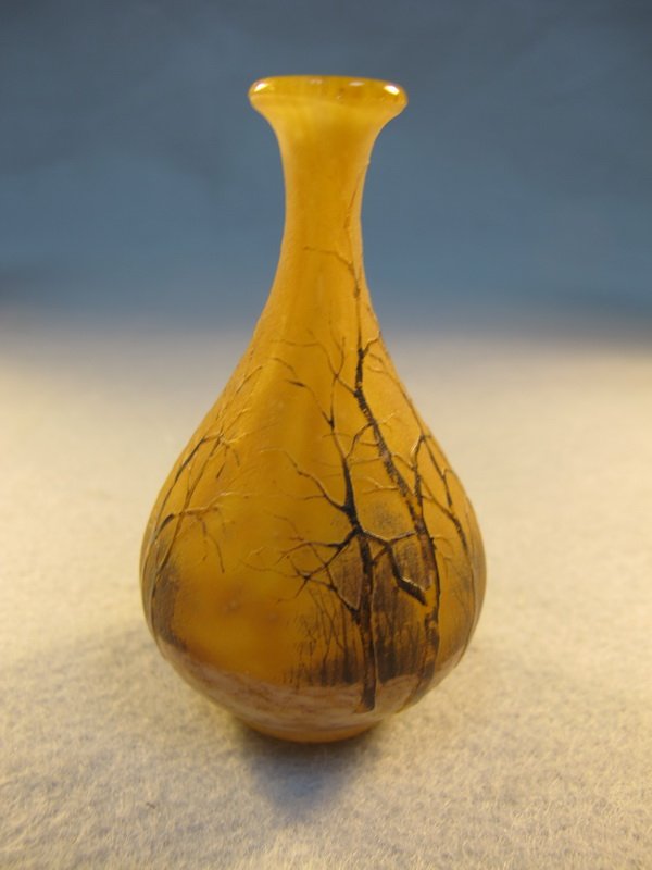 Daum Nancy cameo glass vase: Daum Nancy cameo glass vase, signed. 3 1/2" H. Shipping in USA is $ 30.00. International bidders ask for shipping before bid.