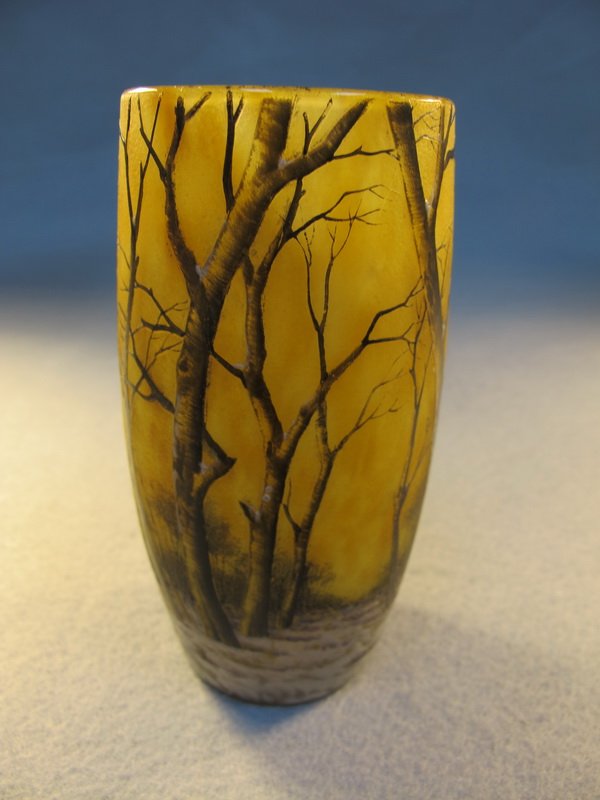 Daum Nancy cameo glass vase: Daum Nancy cameo glass vase, signed. 4 3/4" H. Shipping in USA is $ 30.00. International bidders ask for shipping before bid.