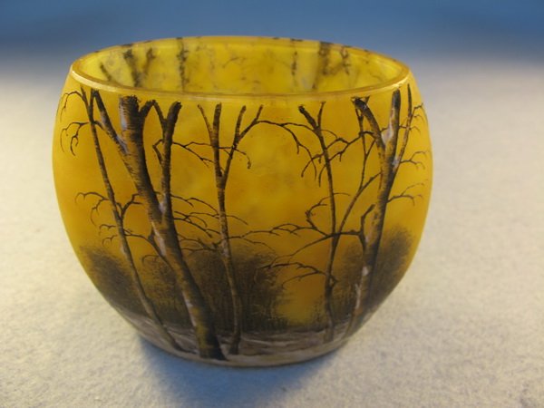 Daum Nancy cameo glass vase: Daum Nancy cameo glass vase, signed. 3 1/8" H x 3 3/4" W. Shipping in USA is $ 30.00. International bidders ask for shipping before bid.