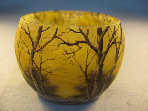 Daum Nancy cameo glass vase: Daum Nancy cameo glass vase, signed. 3 1/4" H x 3 3/4" W. Shipping in USA is $ 30.00. International bidders ask for shipping before bid.