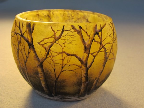 Daum Nancy cameo glass vase: Daum Nancy cameo glass vase, signed. 3 1/4" H x 3 3/4" W. Shipping in USA is $ 30.00. International bidders ask for shipping before bid.