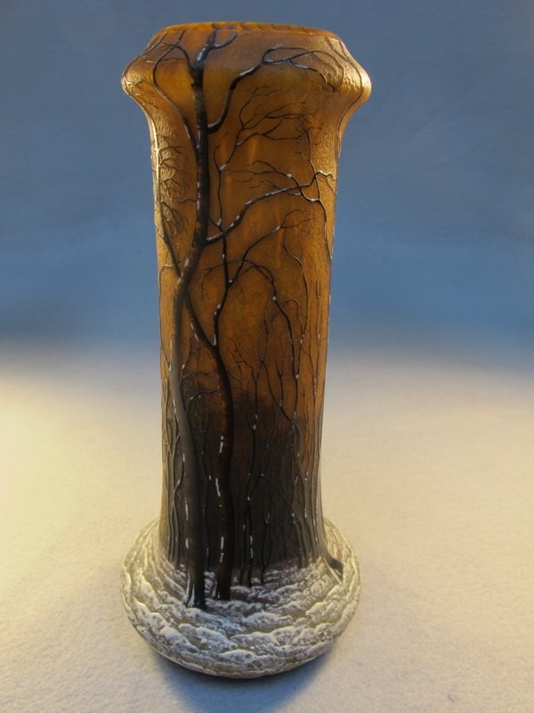 Daum Nancy cameo glass vase: Daum Nancy cameo glass vase, signed. 9 1/2" H. Shipping in USA is $ 30.00. International bidders ask for shipping before bid.