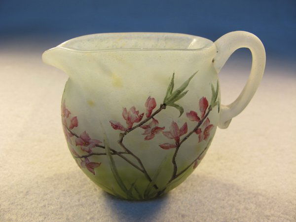 Daum Nancy cameo glass vase: Daum Nancy cameo glass vase, signed. 3 1/8" H. Shipping in USA is $ 30.00. International bidders ask for shipping before bid.