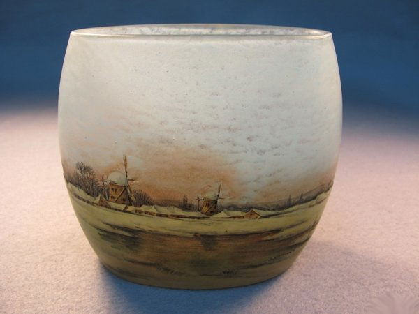 Daum Nancy painted glass vase: Daum Nancy painted glass vase, signed. 4 7/8" H x 5 1/4" W. Shipping in USA is $ 30.00. International bidders ask for shipping before bid.