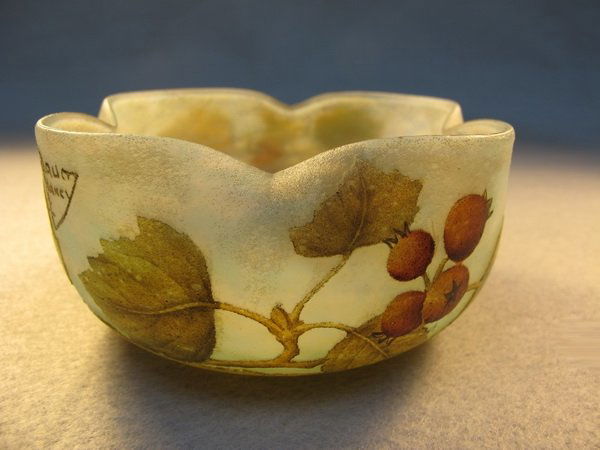 Daum Nancy cameo glass vase: Daum Nancy cameo glass vase, signed. 2 1/2" H x 4 5/8" W. Shipping in USA is $ 30.00. International bidders ask for shipping before bid.