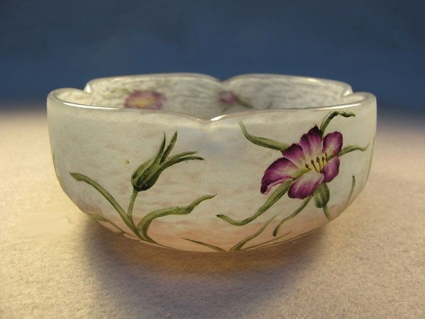 Daum Nancy cameo glass vase: Daum Nancy cameo glass vase, signed. 2 1/2" H x 5 1/2" W. Shipping in USA is $ 30.00. International bidders ask for shipping before bid.