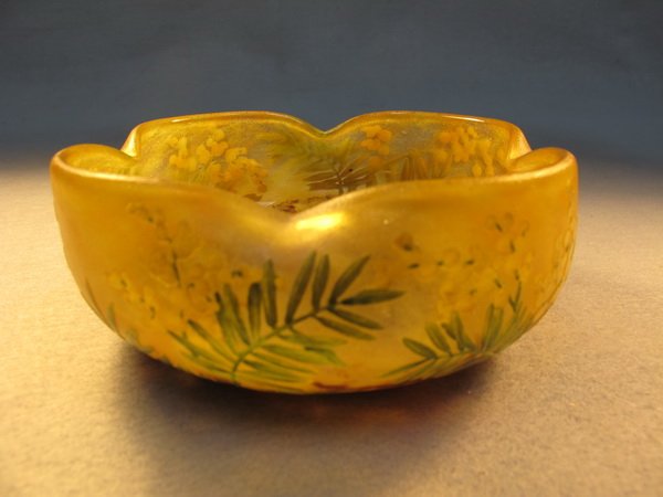 Daum Nancy cameo glass vase: Daum Nancy cameo glass vase, signed. 2 1/2" H x 5 3/4" W. Shipping in USA is $ 30.00. International bidders ask for shipping before bid.