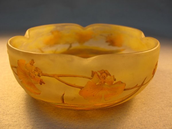 Daum Nancy cameo glass vase: Daum Nancy cameo glass vase, signed. 2 1/4" H x 5 7/8" W. Shipping in USA is $ 30.00. International bidders ask for shipping before bid.