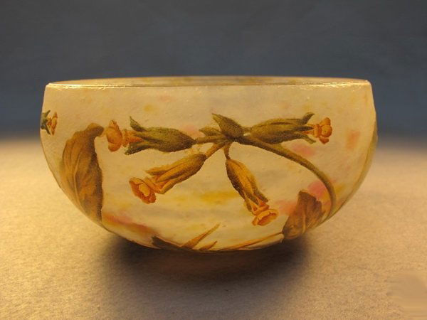 Daum Nancy cameo glass vase: Daum Nancy cameo glass vase, signed. 3" H x 6" W. Shipping in USA is $ 30.00. International bidders ask for shipping before bid.