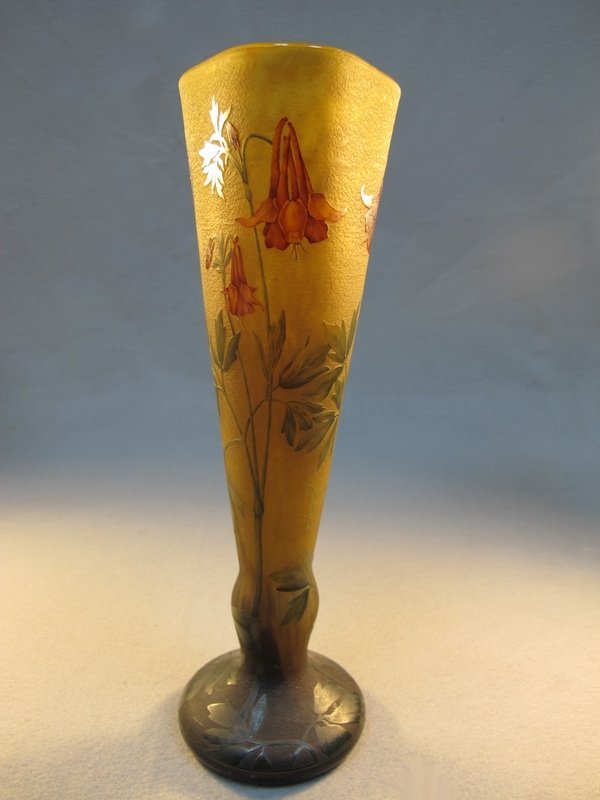Daum Nancy cameo glass vase: Daum Nancy cameo glass vase, signed. 13" H. Shipping in USA is $ 50.00. International bidders ask for shipping before bid.