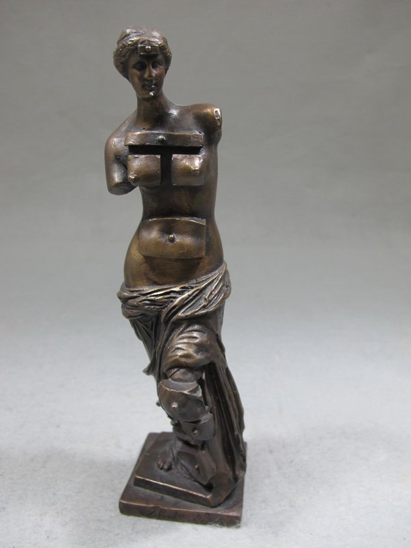 Salvador DALI (1904-1989) bronze sculpture: Salvador DALI (1904-1989) bronze sculpture, signed and titled: " La Venus Aux Tiroirs ". with an insciption: " Airaindor ". 8" H. Shipping in USA is $ 30.00.International bidder ask for shipping befor